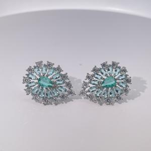 Pendientes de Botón de Circonita Blanca y Verde con Forma de Gota de Agua, Chapados en Oro y Latón, Elegantes y Lujosos de Tianyu Gems para Mujer - Product Image 2