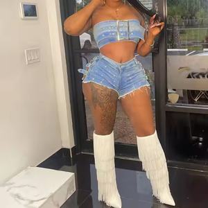 Ensemble en jean pour femme de haute qualité, style sexy, avec crop top et mini-short en denim délavé à l'acide et orné de strass, vente en gros - Product Image 3