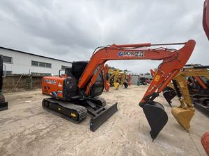 Mini-excavatrice sur chenilles Hitachi ZX60 : Fonctionnement fluide, faible consommation de carburant, idéale pour les travaux urbains - Product Image 2