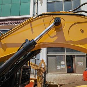 รถขุดตีนตะขาบ Sany SY135C 315C มือสองคุณภาพสูง ขนาด 13.5 ตัน พร้อมเครื่องยนต์ Isuzu ปั๊ม และมอเตอร์ - สภาพการทำงานดี ขาย - Product Image 4