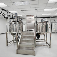 Machine d'émulsification et d'homogénéisation sous vide pour la production de crèmes et de lotions cosmétiques