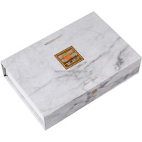 Boîte en papier magnétique rigide recyclable de haute qualité avec logo personnalisé pour vêtements, impression quadrichromie, feuille d'or, laminage mat, UV spot