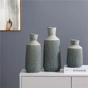 Factory direct in stock wholesale bottle shape wedding party decoration ceramic flower vase