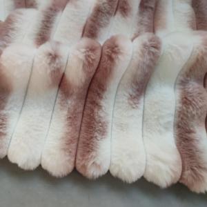 7 colores de alta calidad 100% poliéster grueso estampado a rayas franela pequeña manta de pelo de conejo tela de piel artificial suave - Product Image 1