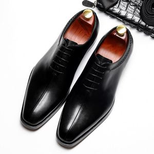 Nouvelles Chaussures Habillées pour Hommes Style Automne - Chaussures de Mariage Luxueuses en Cuir à Bout Pointu Style Anglais à Enfiler avec Lacets - Chaussures Décontractées pour Hommes - Product Image 1