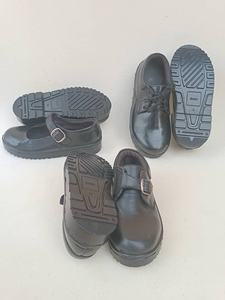 Zapatos Escolares Duraderos Rada para Niños de Uganda, Parte Superior de PU Genuino, Suela Impermeable Antideslizante, Cumplen con las Normas Escolares de África Oriental - Product Image 4