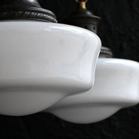 Lustre suspendu moderne en laiton et verre laiteux, style école britannique vintage, douille E26, pour îlot de cuisine et salle à manger