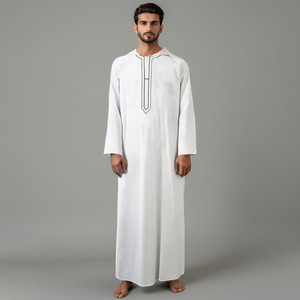 Robe Thobe Noire à Capuche Brodé CCY pour Hommes avec Boutons – Vêtement Islamique Modeste – Vente en Gros – <span class=keywords><strong>Boubou</strong></span> <span class=keywords><strong>Homme</strong></span> Musulman - Product Image 1