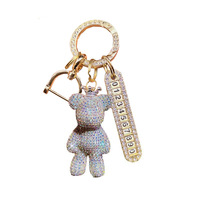 Porte-clés de voiture mini ours violent en diamant complet, pendentif délicat à thème lettres pour filles
