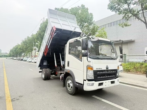 Camión de carga Sinotruck Howo para el transporte y carga de materiales de construcción con sistema de elevación hidráulico. - Product Image 5