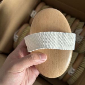 Cepillo Ovalado de Madera al por Mayor con Cerdas Naturales de Sisal para Exfoliación Corporal y Cuidado de la Piel en el Baño - Product Image 5