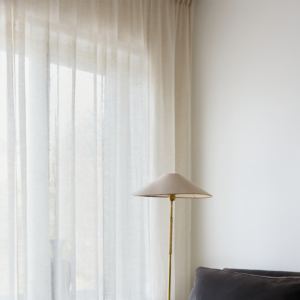 Rideau occultant simple moderne de luxe crème transparent en tulle uni coloré personnalisé pour salon chambre à coucher - Product Image 1