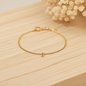 Bracciale con Catena in Acciaio Inossidabile Placcato Oro con Lettera D Angelina, Gioiello alla Moda per Donna, Regalo Trendy - Product Image 3