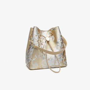Sac fourre-tout seau beige de luxe personnalisable en jacquard brodé pour femme, haute qualité OEM ODM, vente en gros - Product Image 2