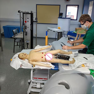 Mannequin pour enfants de 5 ans en PVC, contrôle informatique avancé de la réanimation cardiopulmonaire (RCP), intelligence <span class=keywords><strong>numérique</strong></span> élevée, ACLS complet pour enfants - Product Image 4