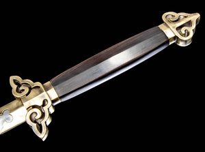 Spada Artigianale con Motivo a Nuvola di Loto in Acciaio Decorato - Product Image 2