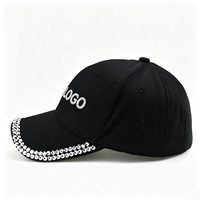 Casquette de baseball personnalisée avec strass, logo brodé blanc et visière ornée de cristaux, style trucker