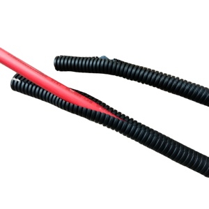 Manguera Corrugada Flexible Abierta Negra para Protección de Cables - Product Image 4