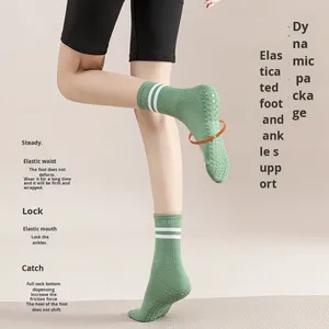 Nouvelles chaussettes de sport pour femmes, à double barre, hautes, antidérapantes, avec colle, pour le yoga en salle, mi-mollet, Pilates, rayées, en polyester - Product Image 4