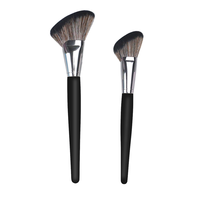 Kuas Kontur Rambut Sintetis Tunggal Berbentuk Miring dengan Gagang Kayu untuk Makeup dan Concealer