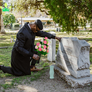 <span class=keywords><strong>Flores</strong></span> artificiales de <span class=keywords><strong>cementerio</strong></span> <span class=keywords><strong>con</strong></span> jarrón <span class=keywords><strong>Flores</strong></span> de lápida Ramo de rosas <span class=keywords><strong>Cementerio</strong></span> <span class=keywords><strong>Flores</strong></span> conmemorativas para arreglos graves - Product Image 4
