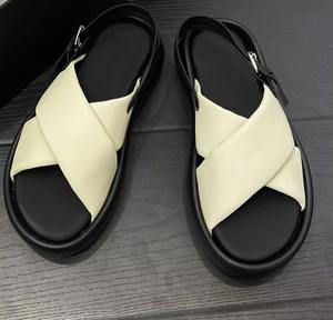 Sandalias de Plataforma con Tiras Cruzadas, Color Sólido, Sandalias Planas con Punta Cerrada y Tiras en X, Sandalias de Playa de Plataforma para Mujer, Verano 2025 - Product Image 5