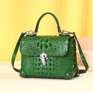 Bolsos de Lujo para Mujer, Estilo Sac Croise, Textura de Cocodrilo, Decoración de Pez, Estilo con Remaches, Elegante para Uso Diario - Product Image 4