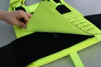Gilet tactique fluorescent personnalisé haute visibilité découpé au laser MOLLE à libération rapide, porte-équipement modulaire réglable pour l'extérieur