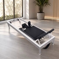 Reformer de Pilates Clásico de Aleación de Aluminio con Resistencia de Resorte Ajustable, Plataforma Antideslizante y Estructura Robusta y Estable
