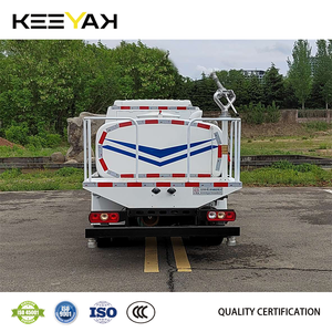 4x2 camion-citerne <span class=keywords><strong>arroseur</strong></span> 6 roues YUEJIN électrique Mini camion cargo 2850mm camion avec réservoir d'eau - Product Image 5