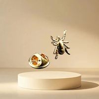 Insignias Metálicas 3D con Diseño de Dibujos Animados, Chapado en Oro, Forma Personalizada, Regalo Festivo