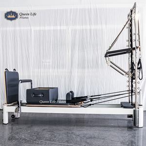 Máquina de Pilates Reformer Clássica de Alta Qualidade Queenlife com Estrutura de Alumínio Branco e Torre Trapeze - Product Image 1