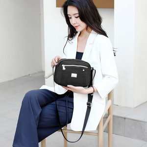 Sac messager en nylon pour femme Fashion Light Life, fermeture éclair horizontale carrée, durable, usage quotidien, printemps 2025 - Product Image 4