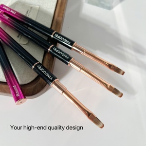 Pinceau à ongles professionnel à double tête pour gel UV avec logo personnalisé, manche en métal, pinceau pour la peinture d'art sur ongles - Product Image 6