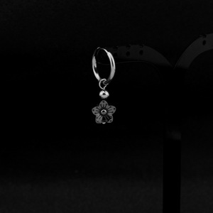 Nuevos Pendientes de Diseño Sencillo y Original con Pequeñas Flores Vintage, Pendientes Colgantes de Acero Inoxidable Unisex de Lujo Ligero, Joyería de Moda - Product Image 4