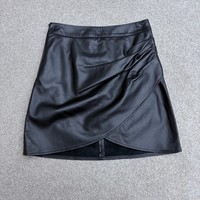 Jupe Courte en Cuir Noir Premium Froncée avec Fermeture Éclair Latérale, Coupe Droite, Taille Haute Naturelle, Style Urbain Décontracté Quotidien pour Femme