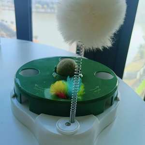 3-في-1 لعبة القط UFO مع النعناع البري _ محطة عصاة تفاعلية _ مركز ترفيه دوار تلقائي للقطط - Product Image 4