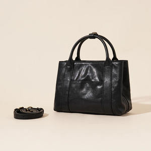 Bolso Bandolera Cuadrado Pequeño de Cuero Genuino Suave, Versión Coreana 2025, Cierre Abierto, Impermeable, Venta al por Mayor - Product Image 1