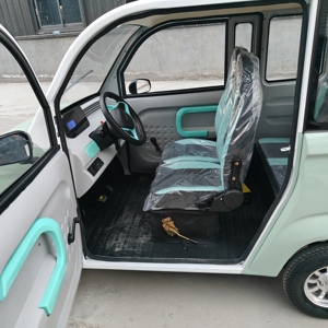 Véhicules électriques compacts 4 roues, 2 portes, 4 places, économiques, à moteur 300 kW, de haute qualité, fabriqués en Chine, à vendre - Product Image 3