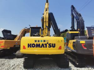 รถขุดโคมัตสึ PC220 ของแท้จากญี่ปุ่นสำหรับขาย เครื่องจักรสำหรับงานหนัก งานเหมือง และงานดินดิบ มือสอง - Product Image 4