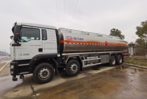 Camion-citerne à huile SITRAK 8X4 de 25,7 m³ pour transport lourd, moteur Weichai/CNHTC Euro 2~6, camion-citerne à carburant Chengli - Product Image 5