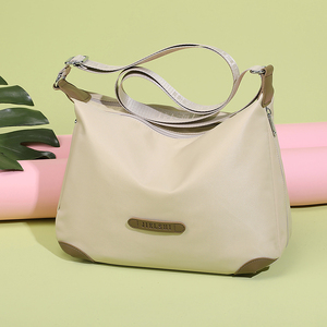Bolso de hombro tipo bandolera de tela Oxford ligero de gran capacidad a la moda <span class=keywords><strong>para</strong></span> mujer con diseño elegante de lona 2025 - Product Image 3