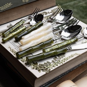 Designer italiano 304 <span class=keywords><strong>Set</strong></span> di posate in acciaio inossidabile retrò con manico in acrilico perlato giada di lusso accessibile per Western - Product Image 1