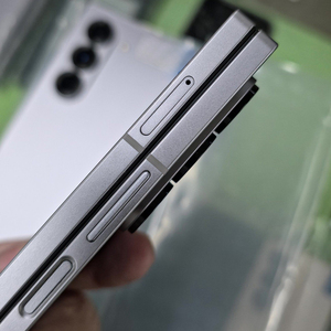 Bestseller Z Fold6 12GB+256GB 5G Smartphone Pieghevole, Display HD, Deca Core, Batteria 4000-4999mAh, Sbloccato, Versione Europea - Product Image 2