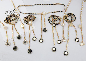 Cinturón de Cadena Metálica al por Mayor para Mujer, Directo de Fábrica, con Hebilla Decorativa de Ola, Flor y Perlas, Cadena de Cintura, Cinturón de Moda para Dama, Suministro OEM ODM - Product Image 2