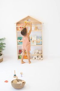 Bibliothèque Montessori en forme de maison <span class=keywords><strong>Chambre</strong></span> d'enfants Étagère éducative Montessori Étagère murale Étagères murales en chêne - Product Image 2