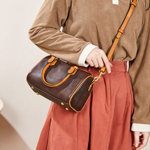 Handmade Vegetable Tanned Leather Boston <b>Bag</b> Women's Crossbody Large Capacity Zipper Closure Everyday Use Spring 2025 - Product Image 4