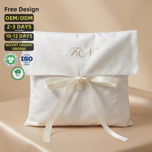 <span class=keywords><strong>Pochette</strong></span> en velours doux haut de gamme Chuanghua personnalisée avec logo estampé à chaud et ruban pour cadeaux et vêtements - Product Image 1