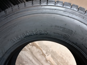 Neumáticos para Camión Chinos 315 70 22.5 315/80/22.5 385/65 R22.5 11r/24.5 315/80R22.5 en Venta - Product Image 5