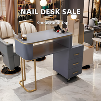 Table de manucure en fer de luxe Offre Spéciale bureau de magasin de manucure avec armoire de rangement Table à ongles personnalisée pour Salon atelier chambre centre commercial